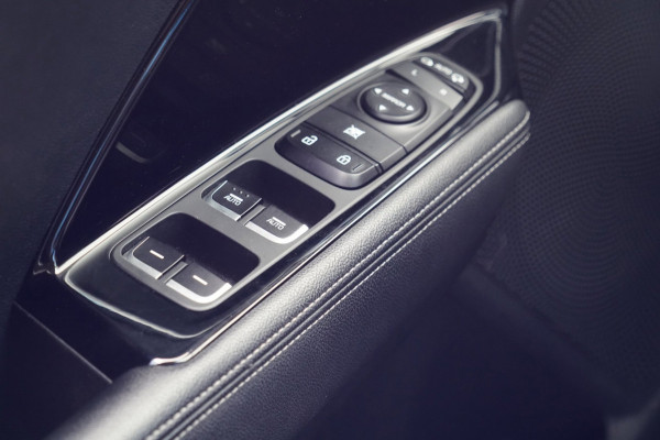 Kia Niro 1.6 GDi Hybrid ExecutiveLine / 132dkm NAP / Camera / Navi / Trekhaak / Climate / Cruise