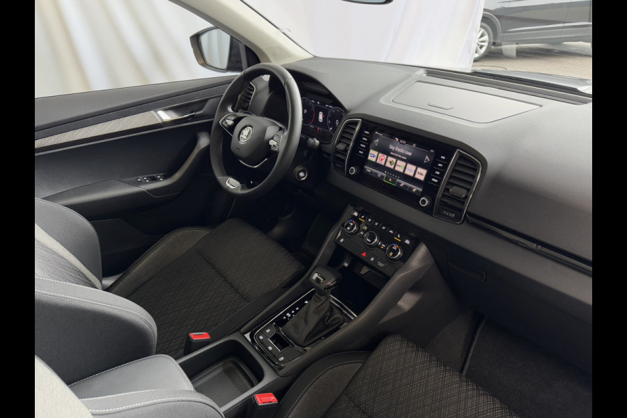 Škoda Karoq 1.5 TSI 150PK CARPLAY NAVI VIR.COCKPIT STOEL/STUUR VERW. ADAP.CRUISE ✅ Top Auto's 30 jaar VAG Specialist / Zowel PHEV / HEV / HYBRID als Type's Business / Edition / Sportline / Ultimate etc✅