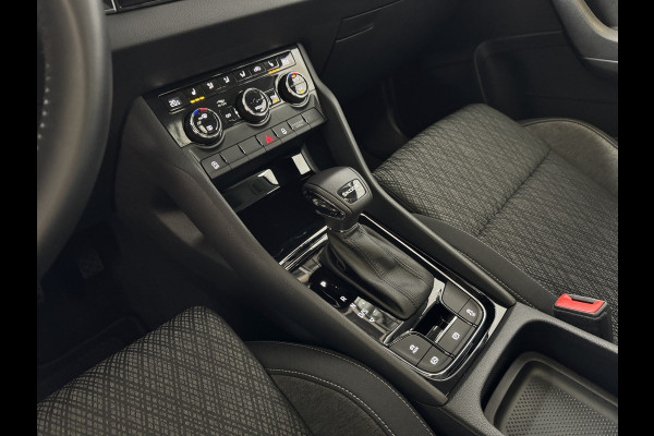 Škoda Karoq 1.5 TSI 150PK CARPLAY NAVI VIR.COCKPIT STOEL/STUUR VERW. ADAP.CRUISE ✅ Top Auto's 30 jaar VAG Specialist / Zowel PHEV / HEV / HYBRID als Type's Business / Edition / Sportline / Ultimate etc✅