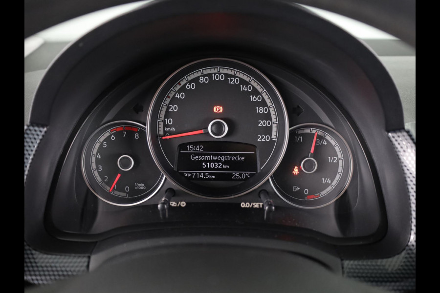 Volkswagen up! 1.0 65 pk | Navigatie via App | Parkeersensoren achter | Cruise control | Achteruitrijcamera | Airco |