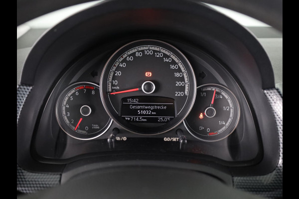 Volkswagen up! 1.0 65 pk | Navigatie via App | Parkeersensoren achter | Cruise control | Achteruitrijcamera | Airco |
