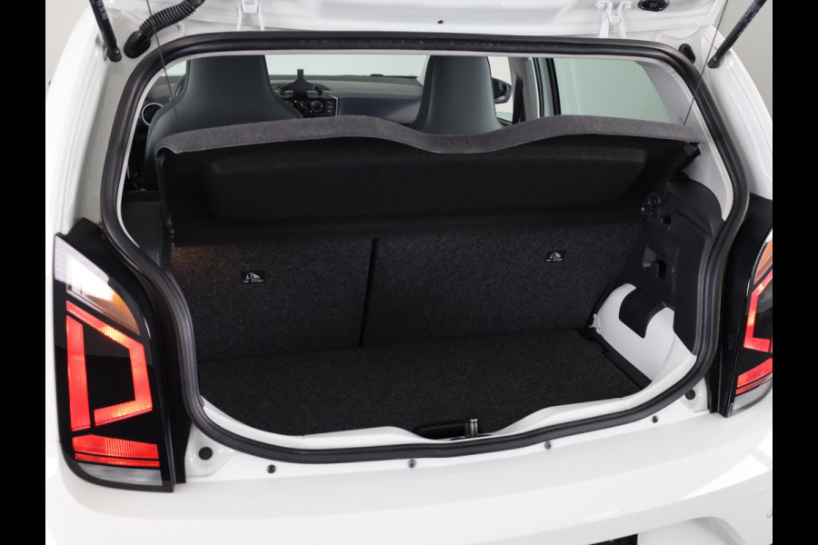 Volkswagen up! 1.0 65 pk | Navigatie via App | Parkeersensoren achter | Cruise control | Achteruitrijcamera | Airco |