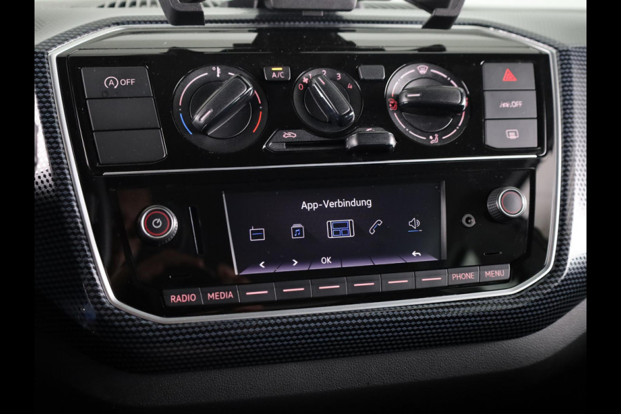 Volkswagen up! 1.0 65 pk | Navigatie via App | Parkeersensoren achter | Cruise control | Achteruitrijcamera | Airco |