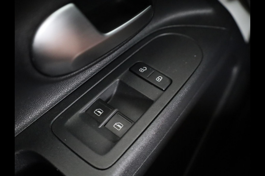 Volkswagen up! 1.0 65 pk | Navigatie via App | Parkeersensoren achter | Cruise control | Achteruitrijcamera | Airco |