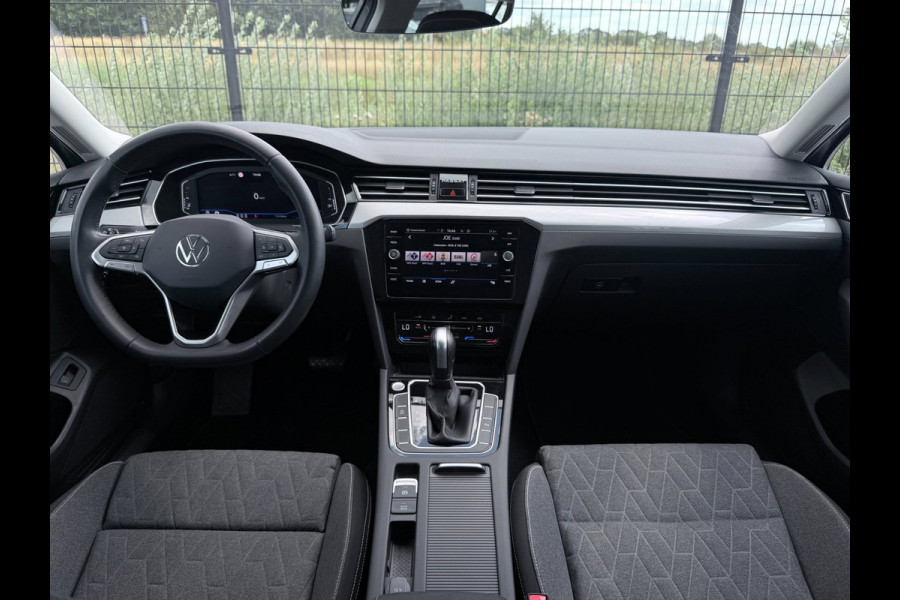 Volkswagen Passat Variant 1.5 TSI Business | Carplay | PDC | Camera |