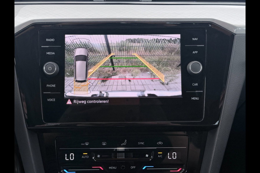 Volkswagen Passat Variant 1.5 TSI Business | Carplay | PDC | Camera |