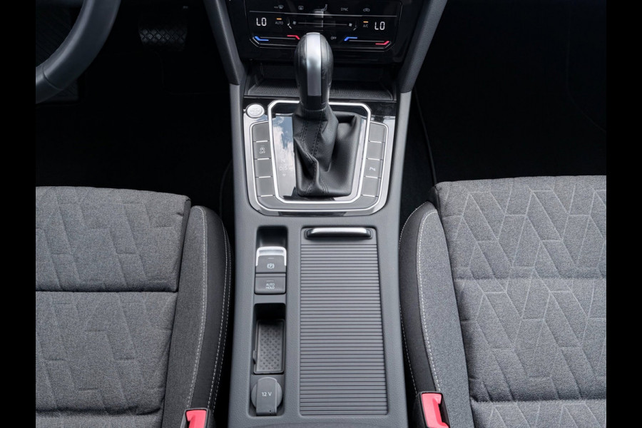 Volkswagen Passat Variant 1.5 TSI Business | Carplay | PDC | Camera |