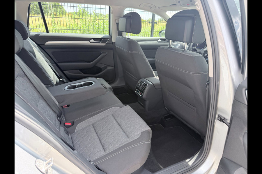Volkswagen Passat Variant 1.5 TSI Business | Carplay | PDC | Camera |