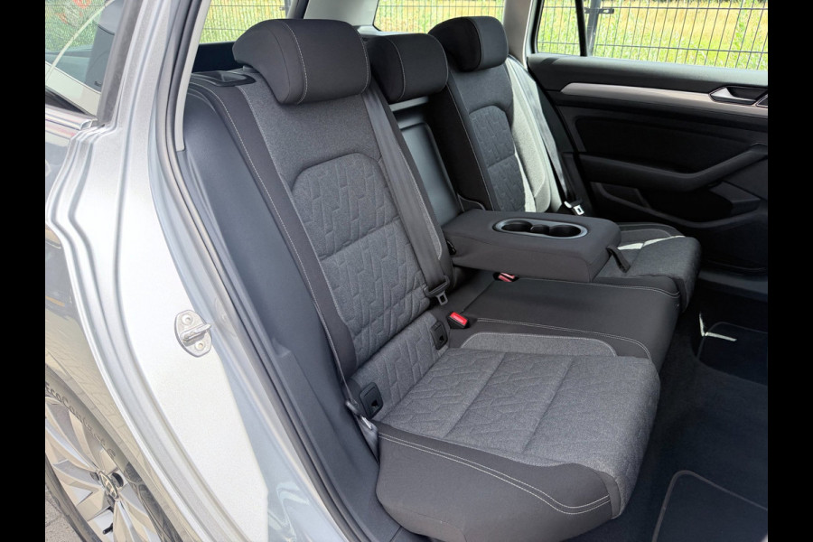 Volkswagen Passat Variant 1.5 TSI Business | Carplay | PDC | Camera |