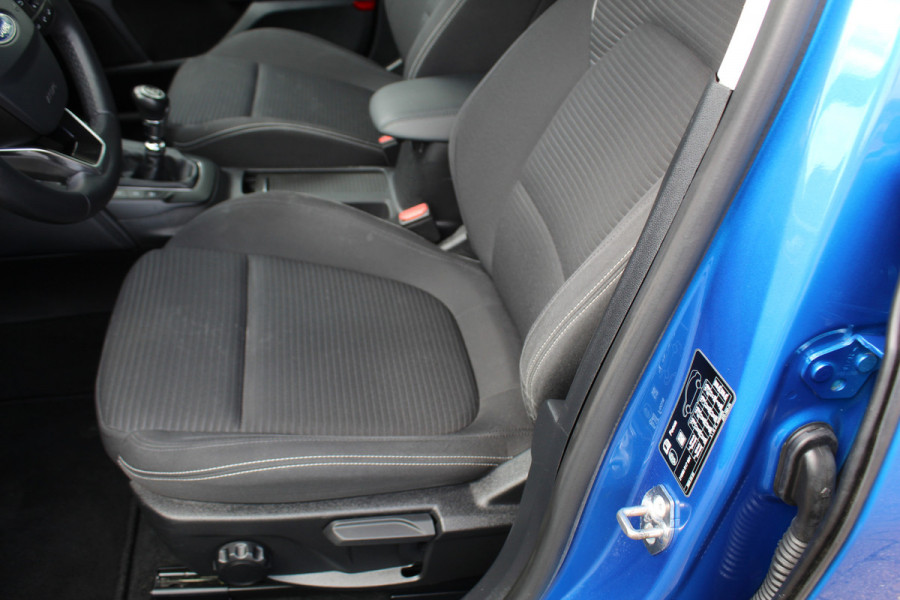 Ford Focus 1.0 EcoBoost Titanium Business , 125pk , Slects 65427km Climate control , Camera , Cruise control , Trekhaak , Luxe uitvoering Stoel,Stuur en Voorruitverwarming , Blind Spot ,