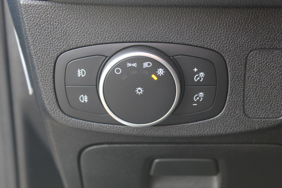 Ford Focus 1.0 EcoBoost Titanium Business , 125pk , Slects 65427km Climate control , Camera , Cruise control , Trekhaak , Luxe uitvoering Stoel,Stuur en Voorruitverwarming , Blind Spot ,