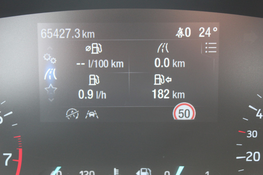 Ford Focus 1.0 EcoBoost Titanium Business , 125pk , Slects 65427km Climate control , Camera , Cruise control , Trekhaak , Luxe uitvoering Stoel,Stuur en Voorruitverwarming , Blind Spot ,