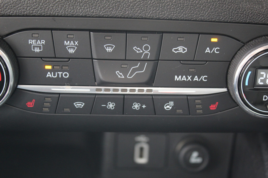 Ford Focus 1.0 EcoBoost Titanium Business , 125pk , Slects 65427km Climate control , Camera , Cruise control , Trekhaak , Luxe uitvoering Stoel,Stuur en Voorruitverwarming , Blind Spot ,