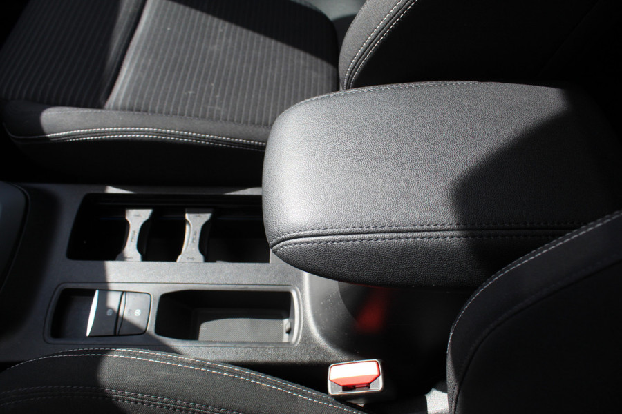 Ford Focus 1.0 EcoBoost Titanium Business , 125pk , Slects 65427km Climate control , Camera , Cruise control , Trekhaak , Luxe uitvoering Stoel,Stuur en Voorruitverwarming , Blind Spot ,