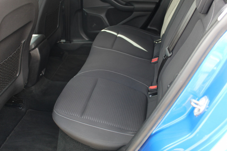 Ford Focus 1.0 EcoBoost Titanium Business , 125pk , Slects 65427km Climate control , Camera , Cruise control , Trekhaak , Luxe uitvoering Stoel,Stuur en Voorruitverwarming , Blind Spot ,