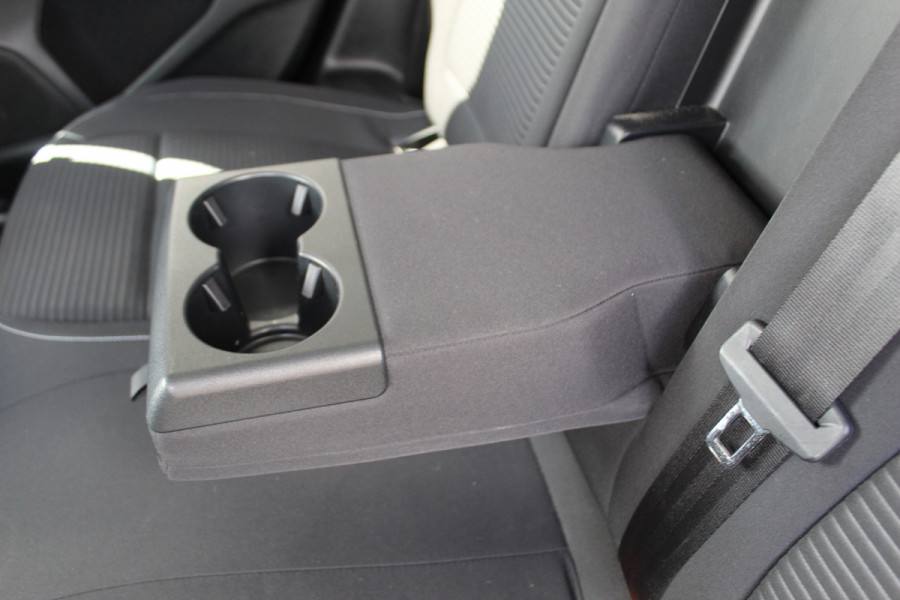 Ford Focus 1.0 EcoBoost Titanium Business , 125pk , Slects 65427km Climate control , Camera , Cruise control , Trekhaak , Luxe uitvoering Stoel,Stuur en Voorruitverwarming , Blind Spot ,