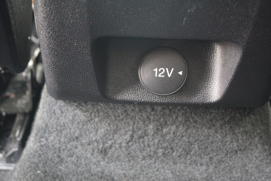 Ford Focus 1.0 EcoBoost Titanium Business , 125pk , Slects 65427km Climate control , Camera , Cruise control , Trekhaak , Luxe uitvoering Stoel,Stuur en Voorruitverwarming , Blind Spot ,