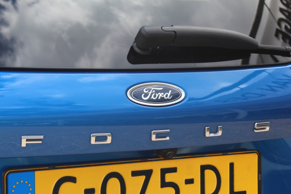 Ford Focus 1.0 EcoBoost Titanium Business , 125pk , Slects 65427km Climate control , Camera , Cruise control , Trekhaak , Luxe uitvoering Stoel,Stuur en Voorruitverwarming , Blind Spot ,
