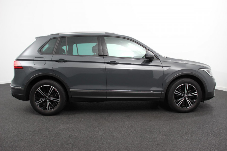 Volkswagen Tiguan 1.5 TSI DSG Active Navigatie App connect Wireless Adaptieve Cruise Control Travel Assist Parkeersensoren Camera Park Assist Stoel- en stuurverwarming Elektrische achterklep Virtual Cockpit