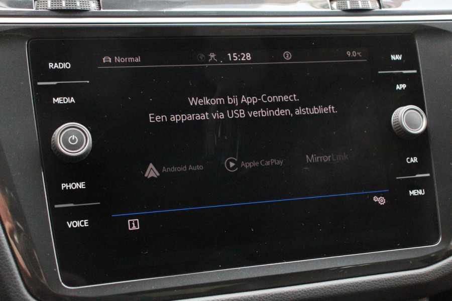 Volkswagen Tiguan 1.5 TSI DSG Active Navigatie App connect Wireless Adaptieve Cruise Control Travel Assist Parkeersensoren Camera Park Assist Stoel- en stuurverwarming Elektrische achterklep Virtual Cockpit