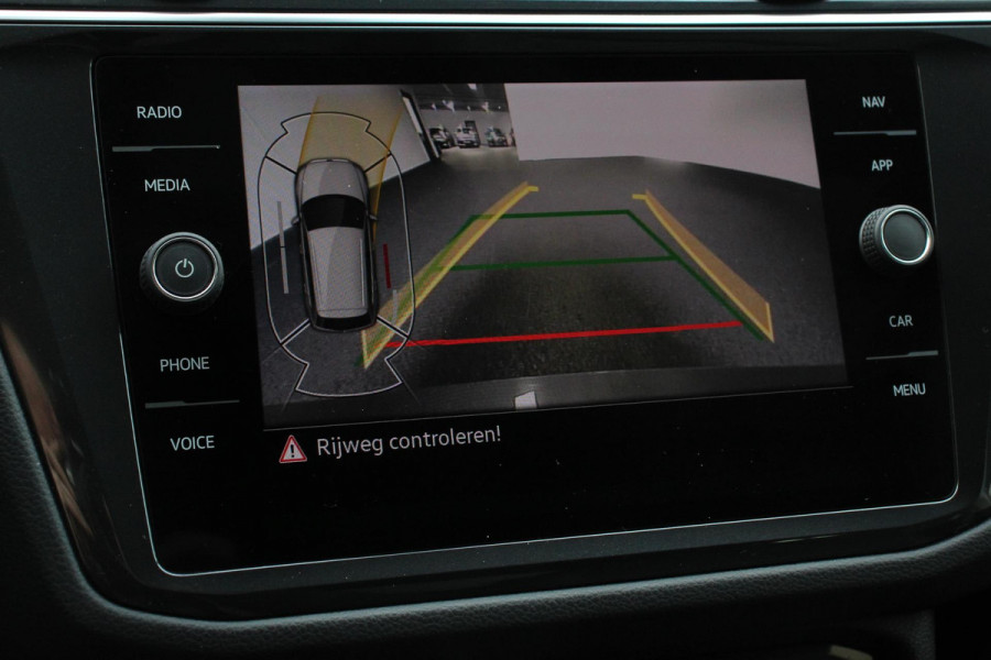 Volkswagen Tiguan 1.5 TSI DSG Active Navigatie App connect Wireless Adaptieve Cruise Control Travel Assist Parkeersensoren Camera Park Assist Stoel- en stuurverwarming Elektrische achterklep Virtual Cockpit