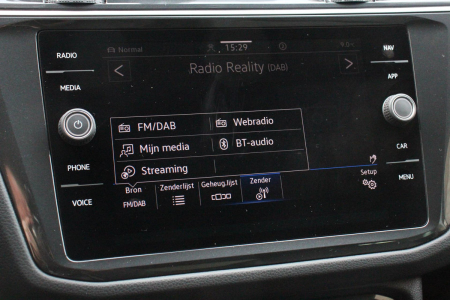Volkswagen Tiguan 1.5 TSI DSG Active Navigatie App connect Wireless Adaptieve Cruise Control Travel Assist Parkeersensoren Camera Park Assist Stoel- en stuurverwarming Elektrische achterklep Virtual Cockpit