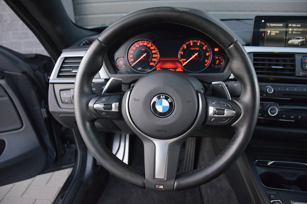 BMW 4 Serie Gran Coupé 420i High Executive Edition*M-Pakket*Dak*2e eig*2020*NL-Auto*