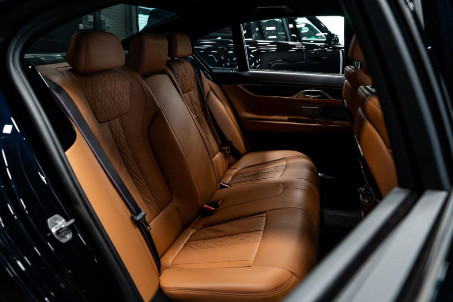 BMW 7 Serie 750i xDrive High Executive *M-Sport / Harman-Kardon / Stoelmassage + ventilatie / HUD / Surround-view*