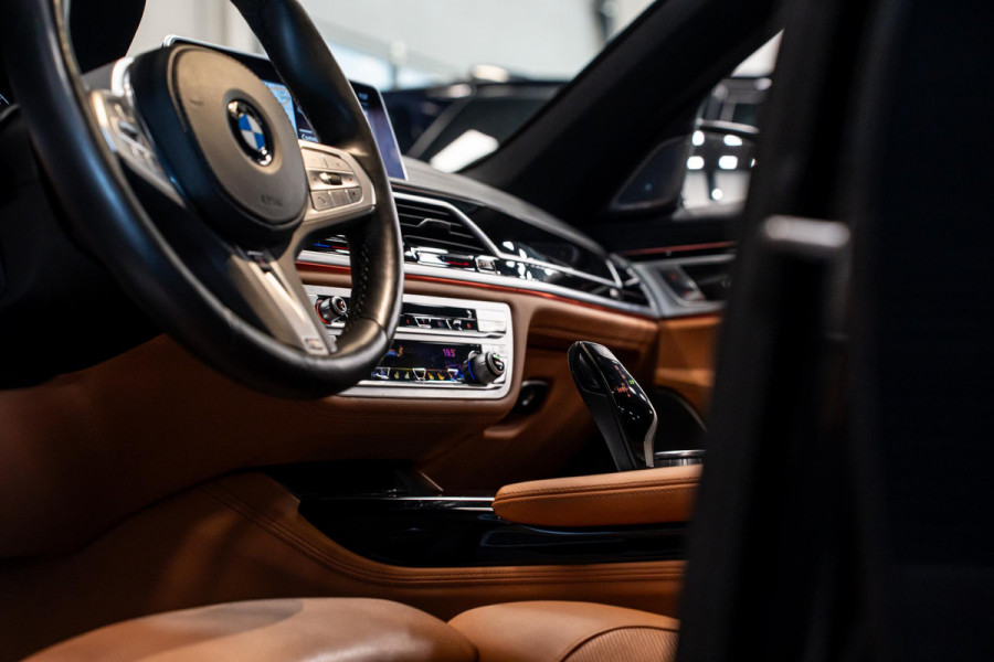 BMW 7 Serie 750i xDrive High Executive *M-Sport / Harman-Kardon / Stoelmassage + ventilatie / HUD / Surround-view*