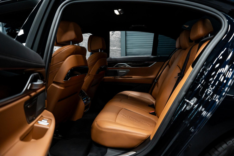 BMW 7 Serie 750i xDrive High Executive *M-Sport / Harman-Kardon / Stoelmassage + ventilatie / HUD / Surround-view*
