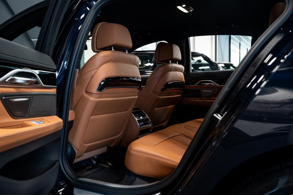 BMW 7 Serie 750i xDrive High Executive *M-Sport / Harman-Kardon / Stoelmassage + ventilatie / HUD / Surround-view*