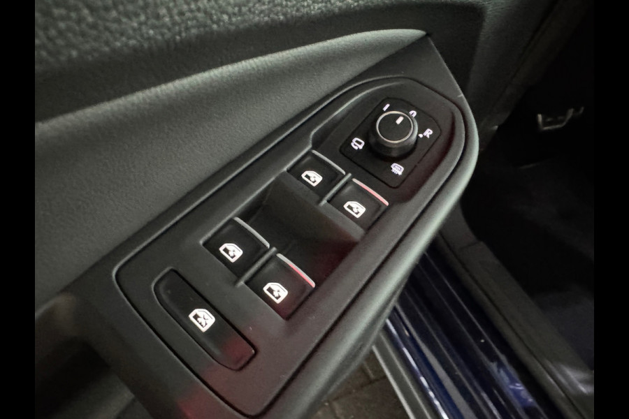Volkswagen Golf 2.0 TSI GTI Pano|Leer|HuD|Memory|Stoelventilatie|Camera|Dodehoek|ACC