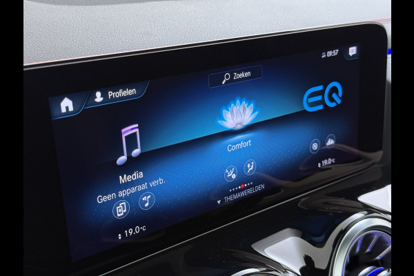 Mercedes-Benz EQA 250 AMG 71kWh // Trekhaak // Panoramadak // 360 Camera // Memory Stoelen // Sfeerverlichting // 19" AMG Velgen // Carplay