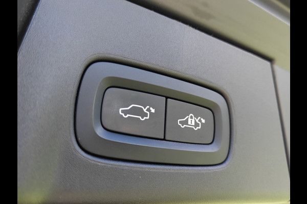Volvo V90 191PK T4 Momentum | BLIS | Carplay | ACC | PDC V+A | Camera Achter | Voorstoelen Verwarmd | Trekhaak |
