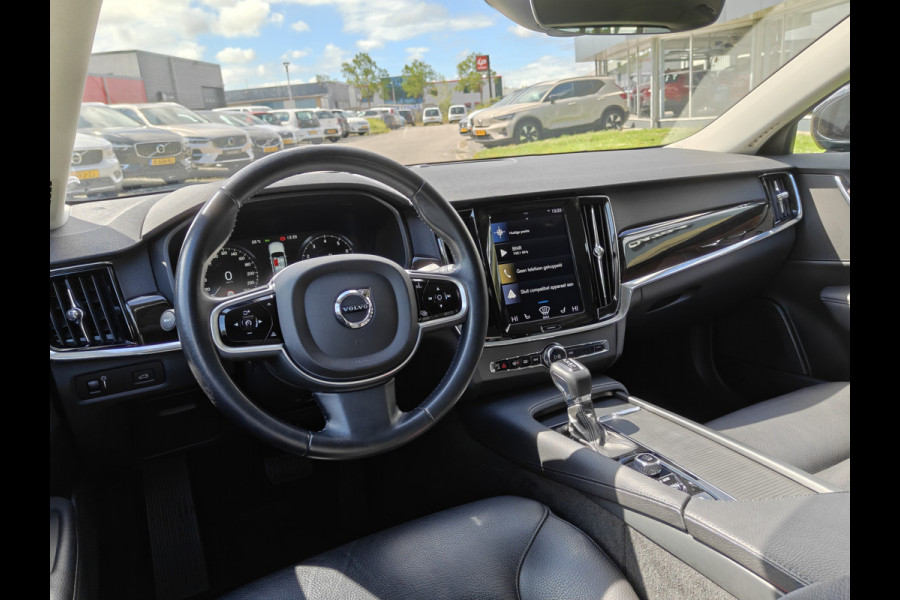 Volvo V90 191PK T4 Momentum | BLIS | Carplay | ACC | PDC V+A | Camera Achter | Voorstoelen Verwarmd | Trekhaak |