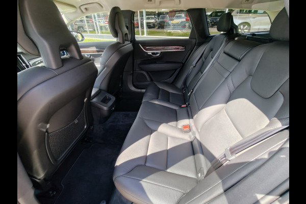 Volvo V90 191PK T4 Momentum | BLIS | Carplay | ACC | PDC V+A | Camera Achter | Voorstoelen Verwarmd | Trekhaak |