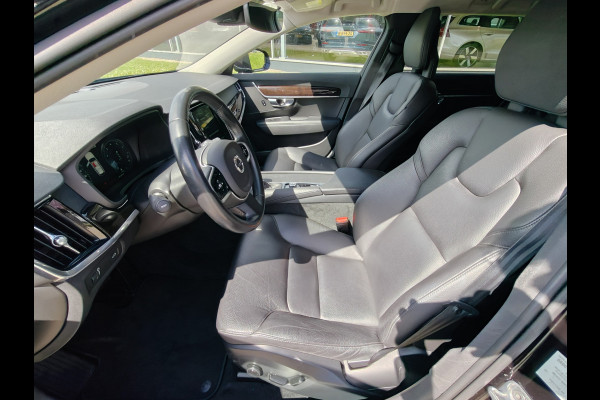Volvo V90 191PK T4 Momentum | BLIS | Carplay | ACC | PDC V+A | Camera Achter | Voorstoelen Verwarmd | Trekhaak |