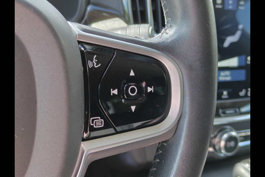 Volvo V90 191PK T4 Momentum | BLIS | Carplay | ACC | PDC V+A | Camera Achter | Voorstoelen Verwarmd | Trekhaak |