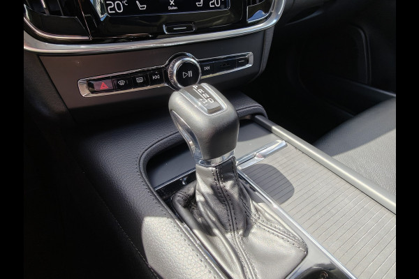 Volvo V90 191PK T4 Momentum | BLIS | Carplay | ACC | PDC V+A | Camera Achter | Voorstoelen Verwarmd | Trekhaak |