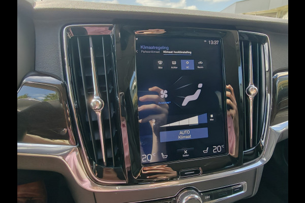 Volvo V90 191PK T4 Momentum | BLIS | Carplay | ACC | PDC V+A | Camera Achter | Voorstoelen Verwarmd | Trekhaak |