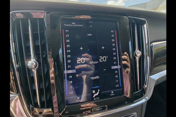 Volvo V90 191PK T4 Momentum | BLIS | Carplay | ACC | PDC V+A | Camera Achter | Voorstoelen Verwarmd | Trekhaak |