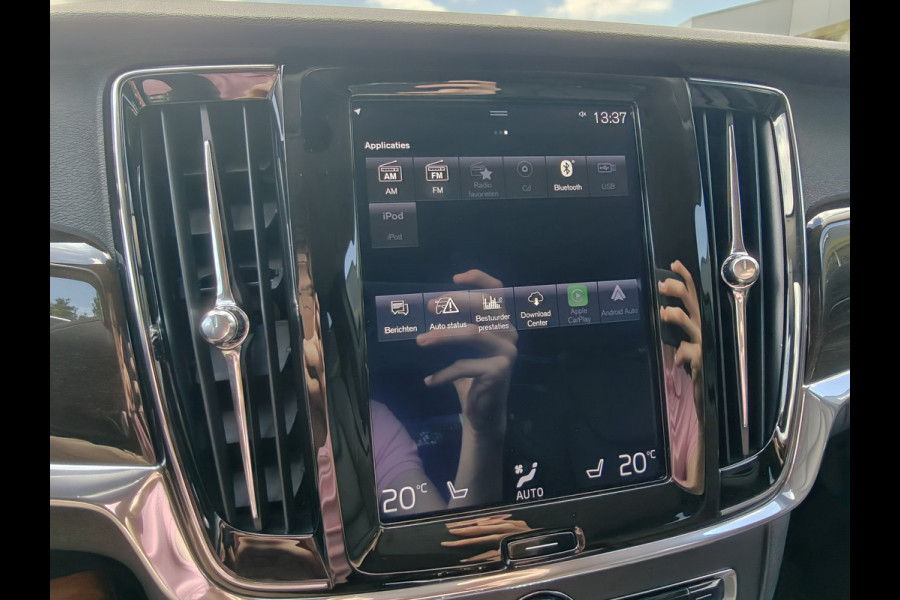Volvo V90 191PK T4 Momentum | BLIS | Carplay | ACC | PDC V+A | Camera Achter | Voorstoelen Verwarmd | Trekhaak |