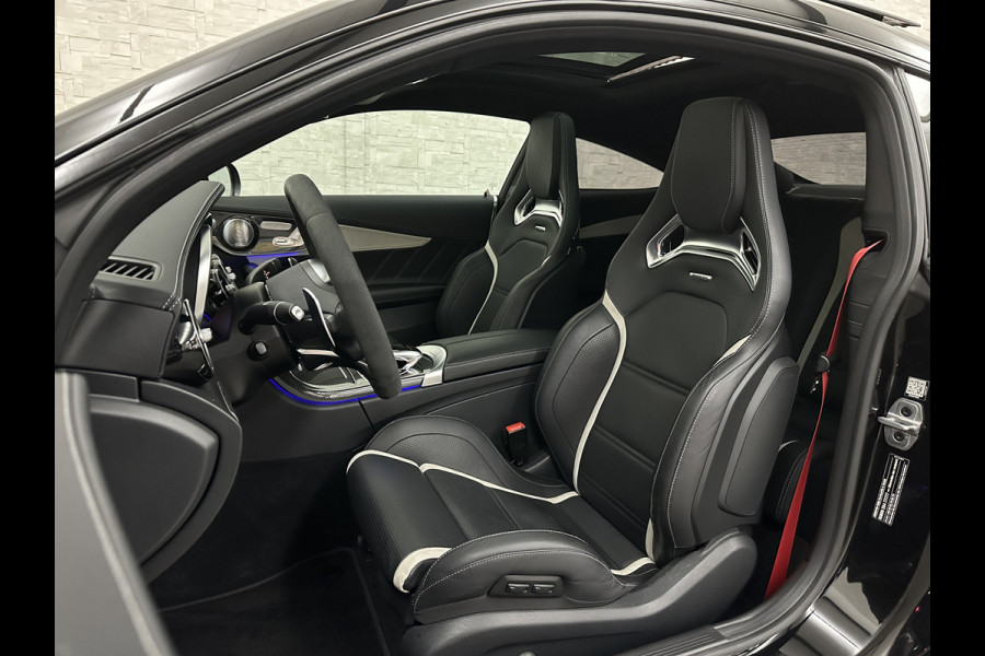 Mercedes-Benz C-Klasse Coupé 63 S AMG | Keramisch | Schaalstoelen | Carbon | AMG Driver's Package | Aero-Pakket | Panorama | Burmester | 12 maanden Bovag Garantie | Multi-Beam LED | Memory | ACC | Rij-Assistentie Pakket | Keyless-Go | Sfeerverlichting | Carplay | Rijklaarprijs.