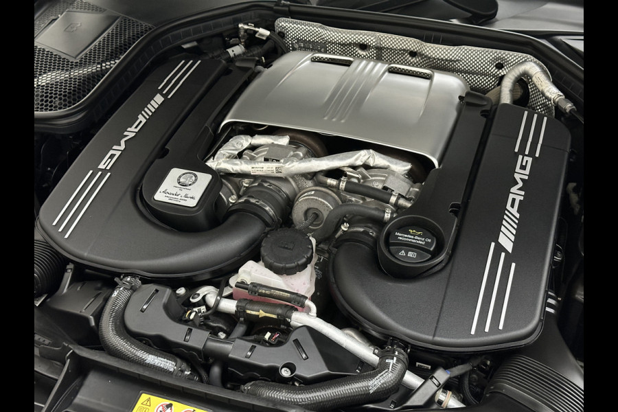 Mercedes-Benz C-Klasse Coupé 63 S AMG | Keramisch | Schaalstoelen | Carbon | AMG Driver's Package | Aero-Pakket | Panorama | Burmester | 12 maanden Bovag Garantie | Multi-Beam LED | Memory | ACC | Rij-Assistentie Pakket | Keyless-Go | Sfeerverlichting | Carplay | Rijklaarprijs.
