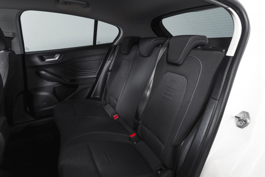 Ford Focus 1.0 EcoBoost 125 PK Active Business | Cruise | Winterpakket | PDC | NAV + App. Connect | Airco | Afn. Trekhaak | LM 17" |