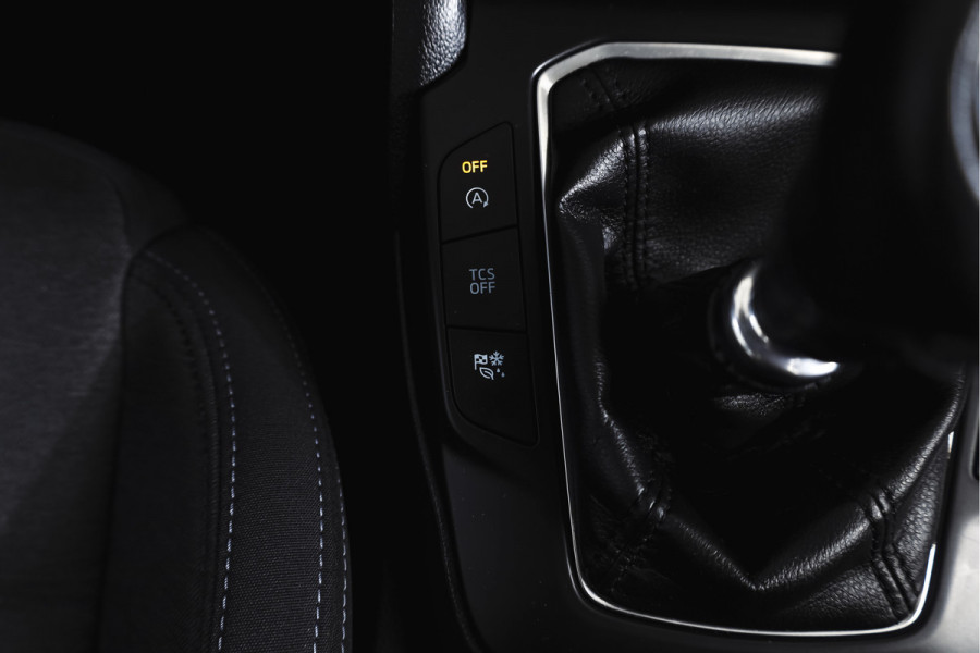 Ford Focus 1.0 EcoBoost 125 PK Active Business | Cruise | Winterpakket | PDC | NAV + App. Connect | Airco | Afn. Trekhaak | LM 17" |