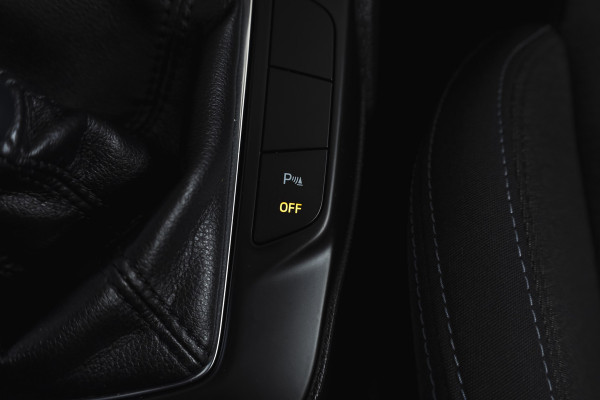 Ford Focus 1.0 EcoBoost 125 PK Active Business | Cruise | Winterpakket | PDC | NAV + App. Connect | Airco | Afn. Trekhaak | LM 17" |