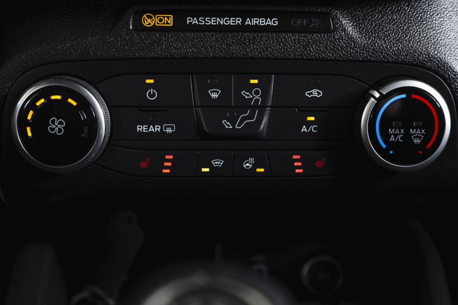 Ford Focus 1.0 EcoBoost 125 PK Active Business | Cruise | Winterpakket | PDC | NAV + App. Connect | Airco | Afn. Trekhaak | LM 17" |