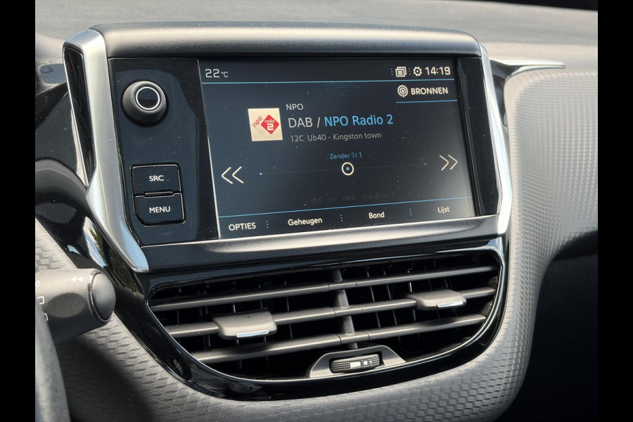 Peugeot 2008 1.2 PureTech Blue Lion D-riem vv in 2024 l Pano l Navi l 110pk l Trekhaak l Carplay l Airco l Cruise l Pdc l Recent beurt gehad l N.A.P l Apk tot 01-2027