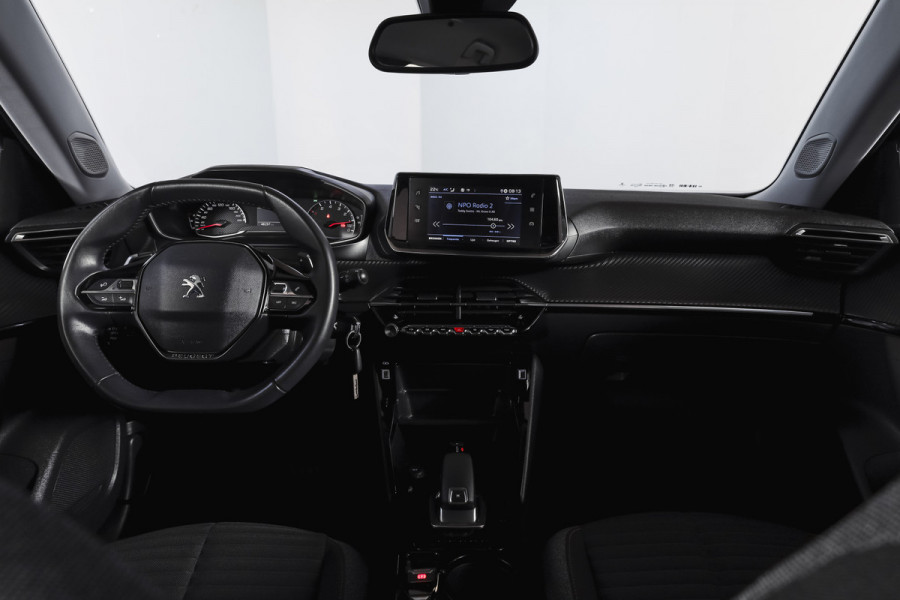 Peugeot 2008 1.2 PureTech 130 PK Active Pack - Automaat | Trekhaak | Cruise | Stoelverw. | PDC | Camera | App. Connect | LM 16" |